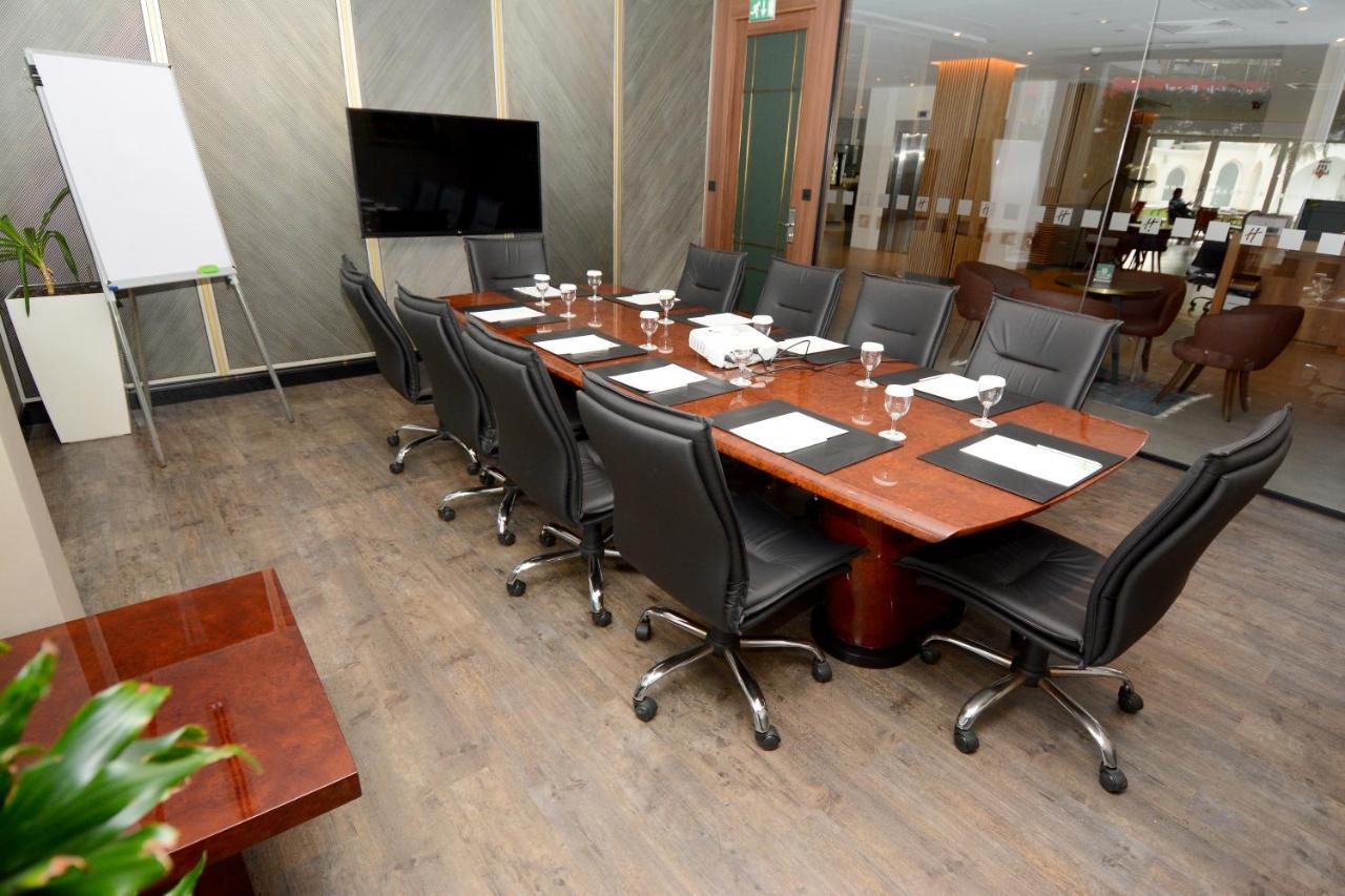 Holiday Inn Istanbul City By Ihg Kültér fotó Boardroom at the University of Law