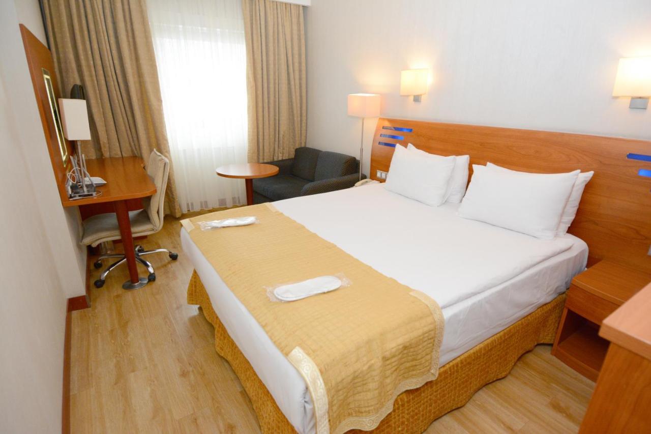 Holiday Inn Istanbul City By Ihg Kültér fotó A room at the hotel