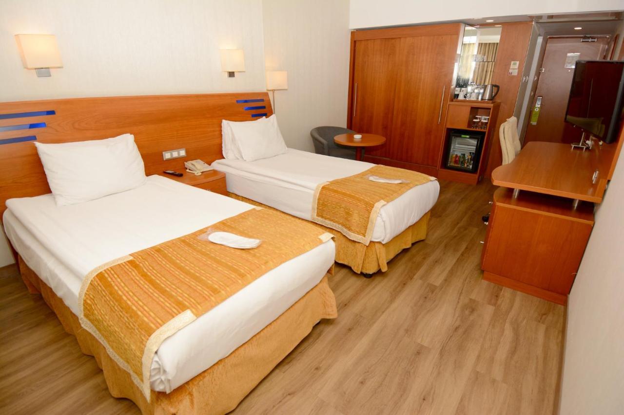 Holiday Inn Istanbul City By Ihg Kültér fotó A room at the hotel
